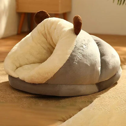 Cozy Breathable Small Dog Kennel Bed - Cute Slippers Shaped Pet House - Foldable and Washable - Ideal for Dogs and Cats